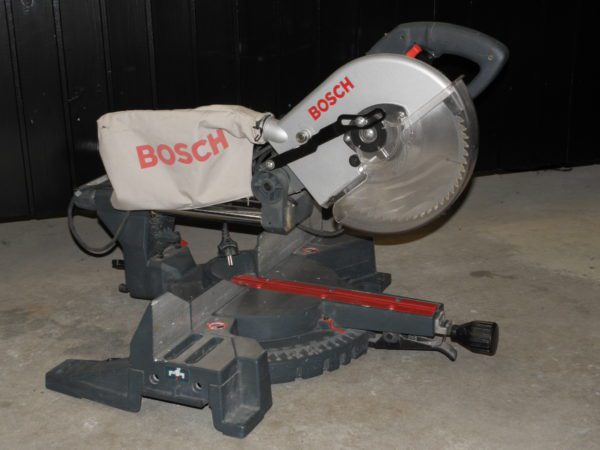 Ger och Kapsåg Bosch 260 GCM 10 S